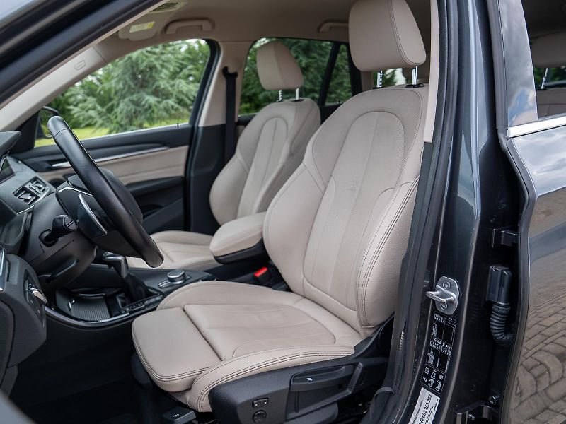 BMW X1 xDrive25d (F48) Model xLine - fotka 17 z 31
