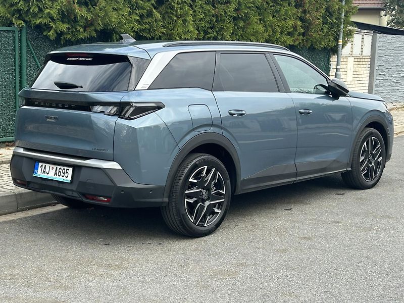 Peugeot 5008 (2025) ALLURE hybrid eDCS6 7míst 1maj - fotka 14 z 36