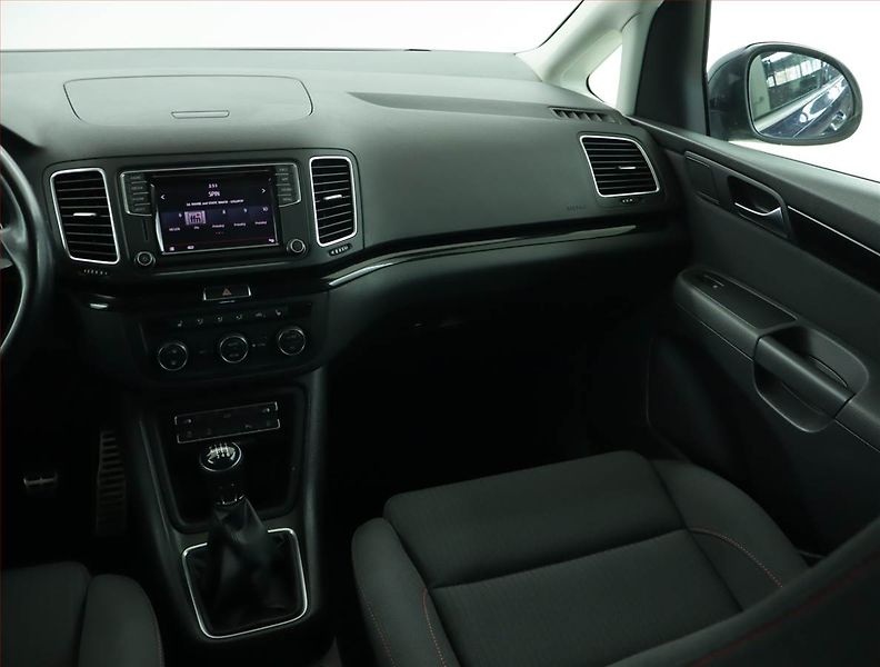 Volkswagen Sharan (2017) 1.4 TSI, Serv.kniha - fotka 8 z 16