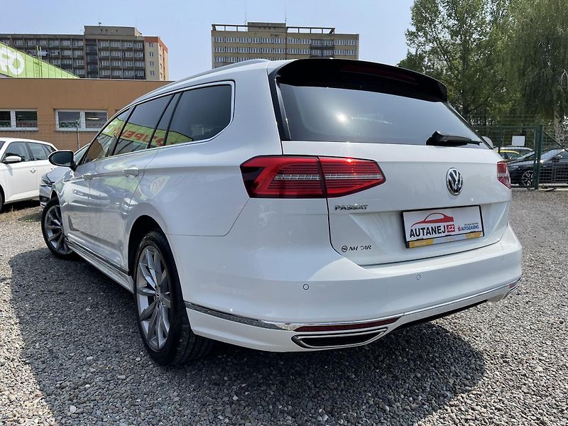 Volkswagen Passat 2.0TDi HIGHLINE NEHAV-DPH-ČR! - fotka 14 z 35