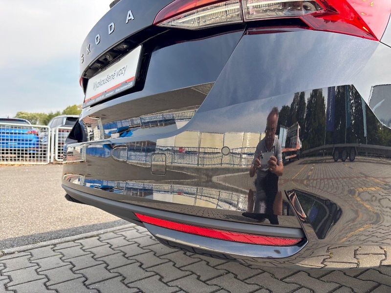 Škoda Octavia (2025) TOP SELECTION 1.5 TSI 110 kW D - fotka 13 z 35