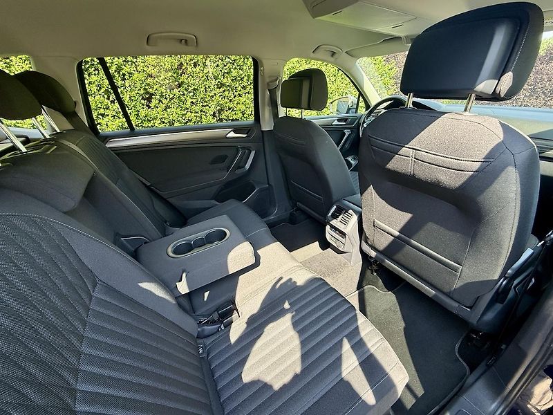 Volkswagen Tiguan Allspace (2023) 2,0TDi 110kW DSG ACC TAŽNÉ ČR - fotka 11 z 18