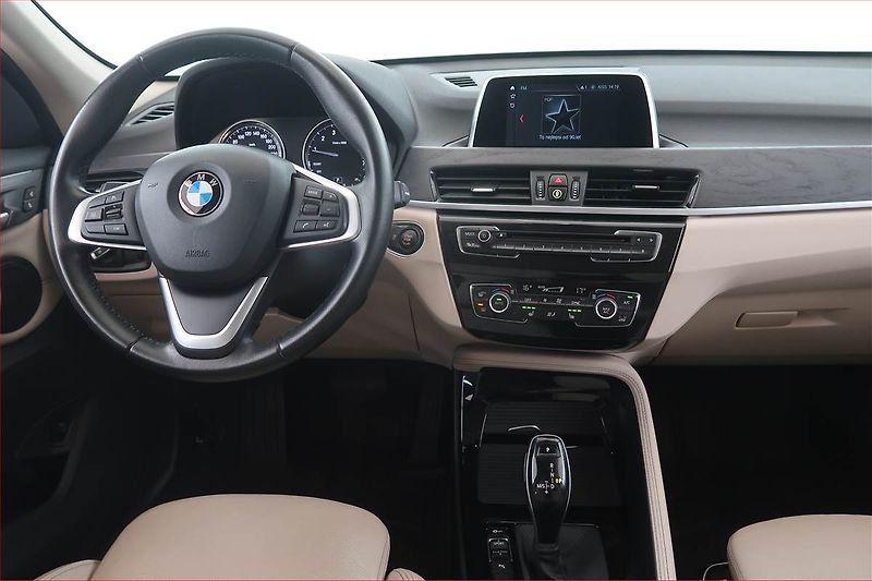 BMW X1 (2018) xDrive20i, 4X4, Automat - fotka 7 z 19