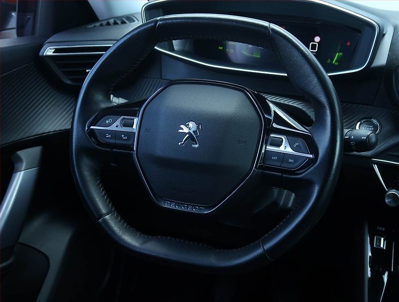 Peugeot 2008 (2020) 1.2 PureTech, Kůže, Tempomat - fotka 21 z 21