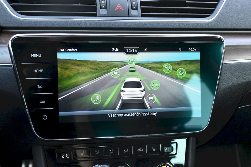 Škoda Superb (2024) Scout 2.0 TSI 206kW 4x4 DSG - fotka 17 z 34