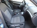 Škoda Octavia (2011) Ambiente 1.6 TDI, Tempomat - náhled 9