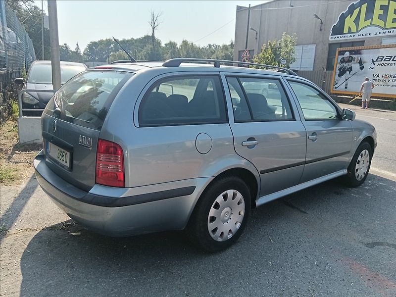 Škoda Octavia 1,9 TDi  Advance - fotka 11 z 19