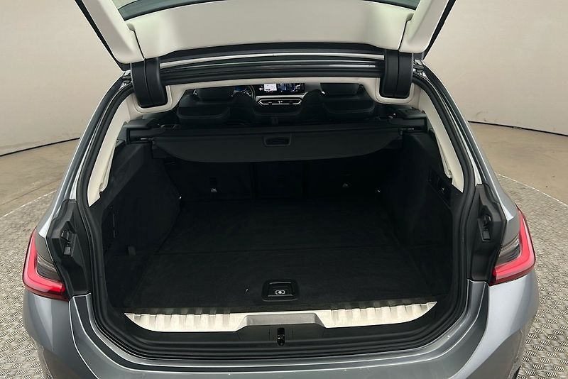 BMW Řada 3 330e xDrive Tažné Sport. sed. - fotka 20 z 23