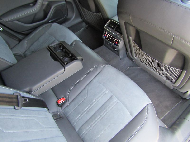 Audi A6 Allroad (2024) 50 TDI quattro - fotka 25 z 30