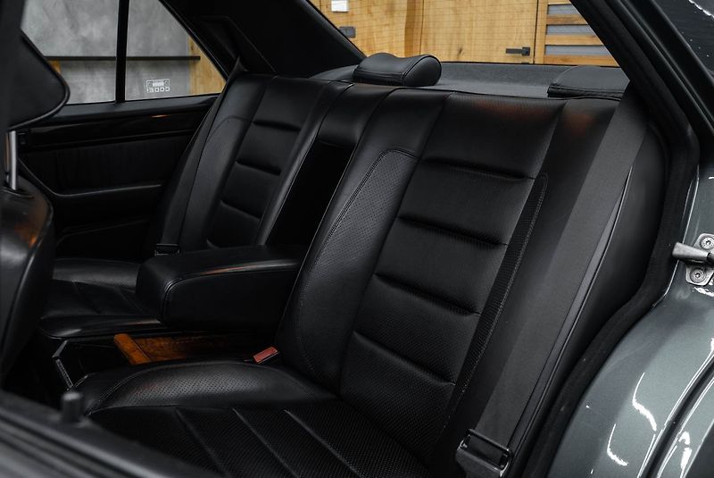 Mercedes-Benz Třídy E - fotka 17 z 20