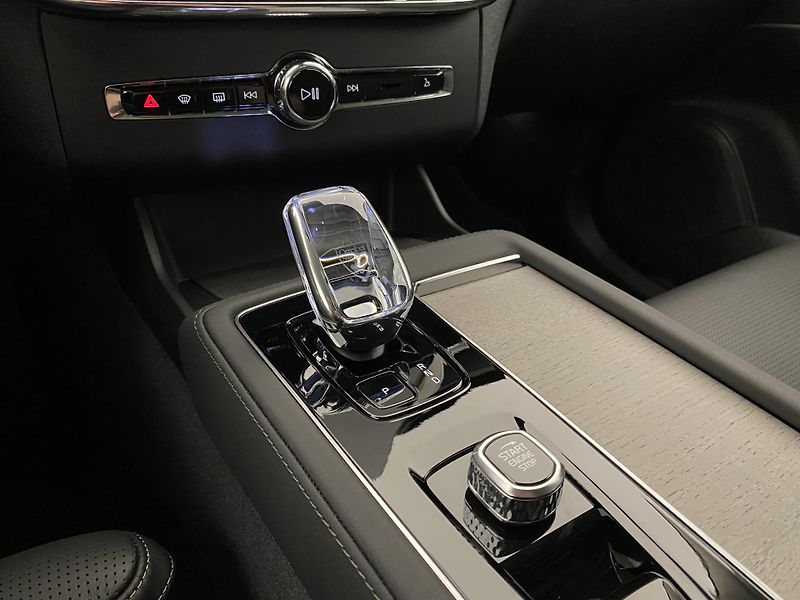Volvo XC90 (2026) T8 AWD Plug-in DARK PLUS 7m - fotka 40 z 78