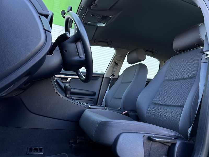 Audi A4 2.0i 96kW Climatronic 6x Airba - fotka 9 z 24