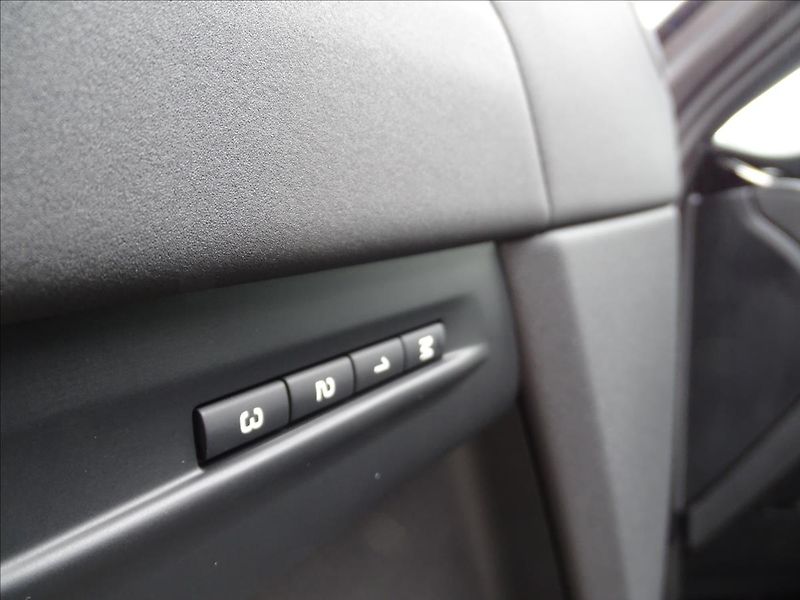 Land Rover Range Rover Evoque 2,0 D165 S AWD - fotka 10 z 28