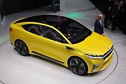 Moment, kdy Škoda ukázala svůj koncept Vision iV na stánku