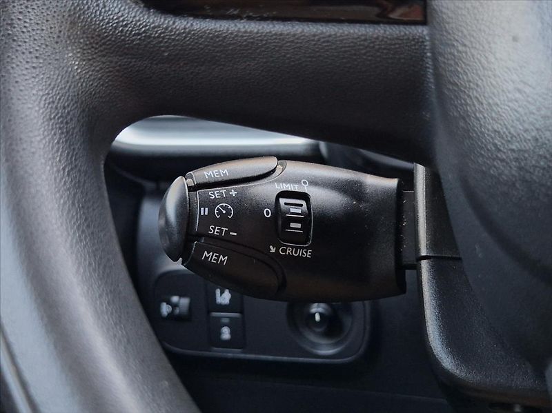 Citroën C3 1,2 i 61kW TEMPO AC KLIMA - fotka 29 z 31