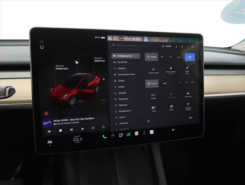 Tesla Model Y (2022) Long Range AWD 75kWh, SoH 89% - fotka 19 z 33