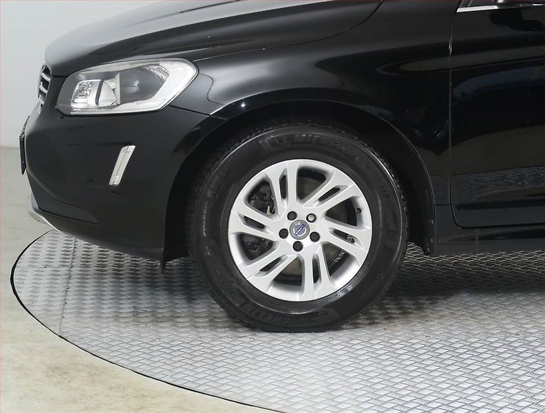 Volvo XC60 (2014) D4, Automat, Serv.kniha, Kůže - fotka 15 z 24