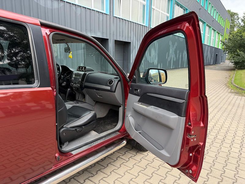 Ford Ranger 3,0 TDCi 4WD /automat /u - fotka 17 z 26