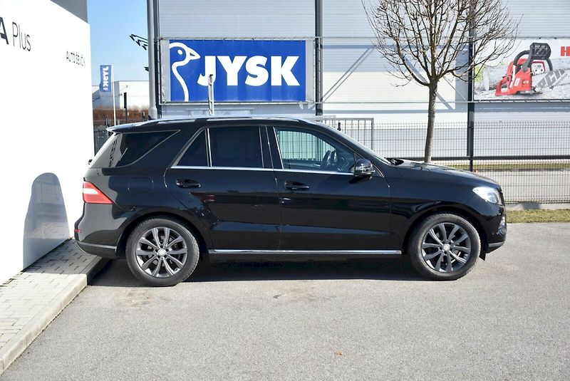 Mercedes-Benz Třídy M (2013) 3.0 Cdi 190kW 4x4 - fotka 12 z 31