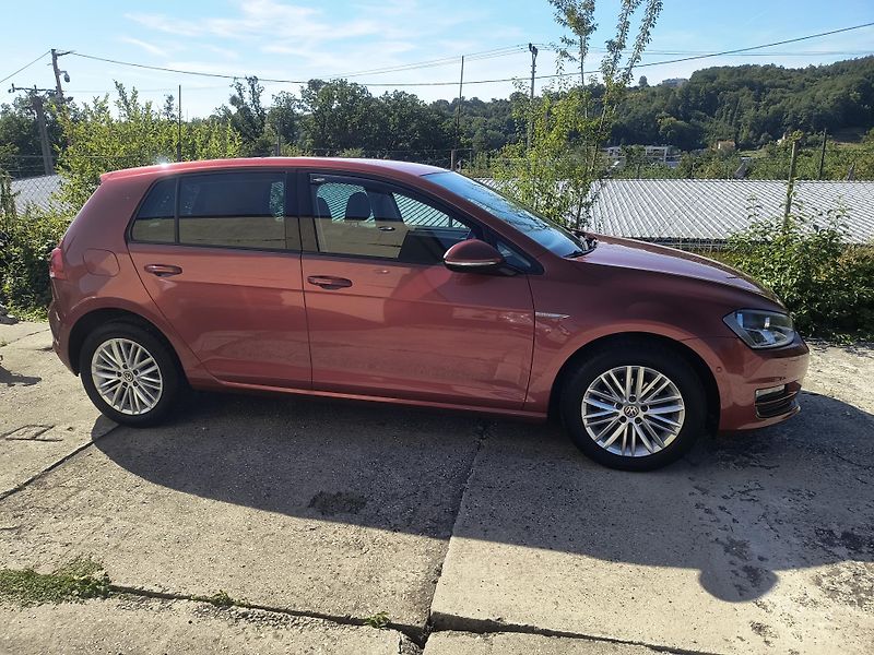 Volkswagen Golf (2014) 1.2 TSI 63KW 4-VÁLEC Z ŘEMENEM - fotka 65 z 66