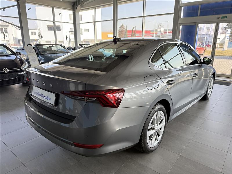 Škoda Octavia 1,5   110kW,STYLE,ČR,SERVISKA - fotka 6 z 28