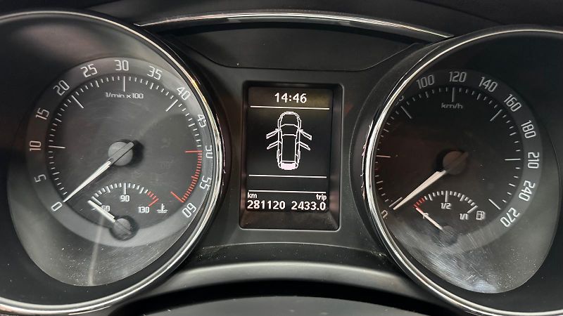 Škoda Superb (2014) Laurin & Klement - fotka 15 z 22