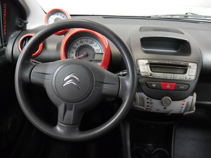 Citroën C1 (2014) 1.0i, ČR, servis.kniha, AC - fotka 11 z 14