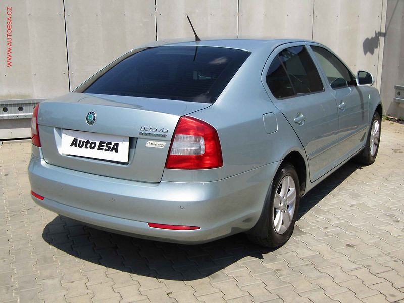 Škoda Octavia (2011) 1.6 TDi, Ambiente - fotka 4 z 16