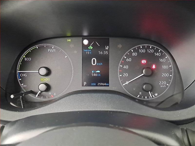Toyota Yaris (2022) 1.5 VVT-i Hybrid - fotka 11 z 17
