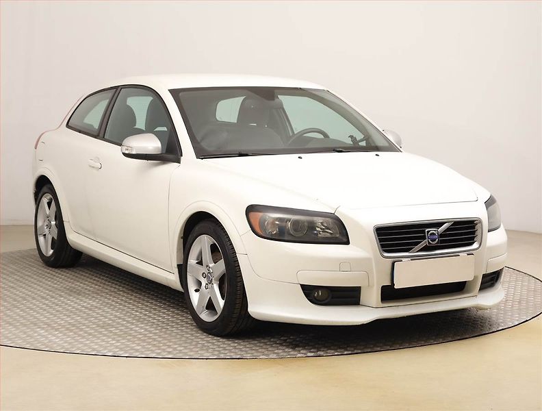 Volvo C30 (2009) 1.6 D, po STK, jezdí výborně - fotka 1 z 17