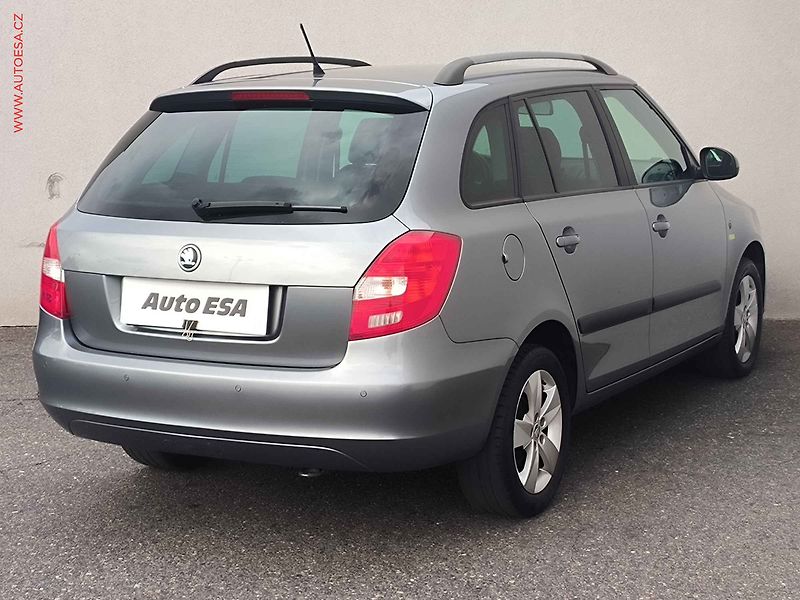 Škoda Fabia (2013) 1.2 TSi, Fresh, AC, park - fotka 4 z 17