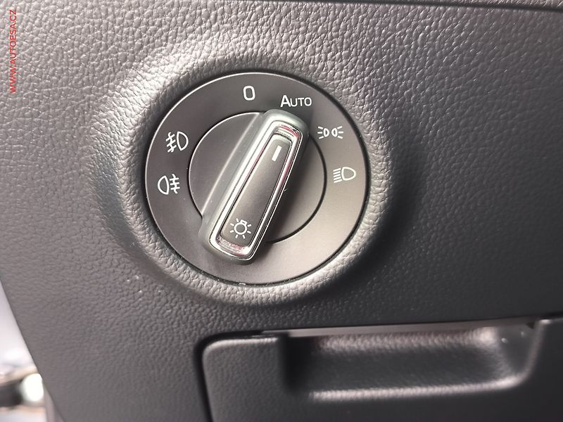 Škoda Superb (2017) 1.4 TSi, Style, bixen, panor - fotka 20 z 23