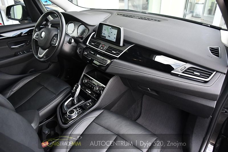 BMW Řada 2 216d GRAND TOURER TAŽNÉ 7MÍST - fotka 15 z 54