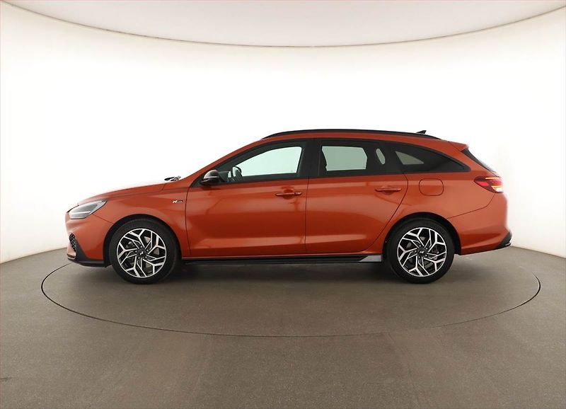 Hyundai i30 (2025) 1.0 T-GDI, N-LINE, DPH - fotka 3 z 18