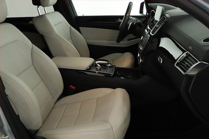 Mercedes-Benz GLS (2017) 500 4MATIC - fotka 19 z 21