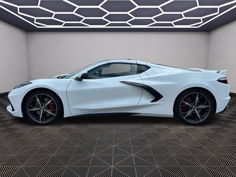 Chevrolet Corvette (2022) C8 Stingray 6.2 V8 354kW Targa - fotka 8 z 33