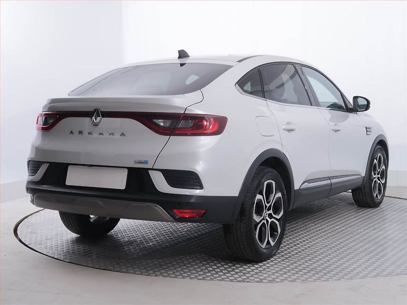 Renault Arkana (2022) E-Tech - fotka 5 z 19