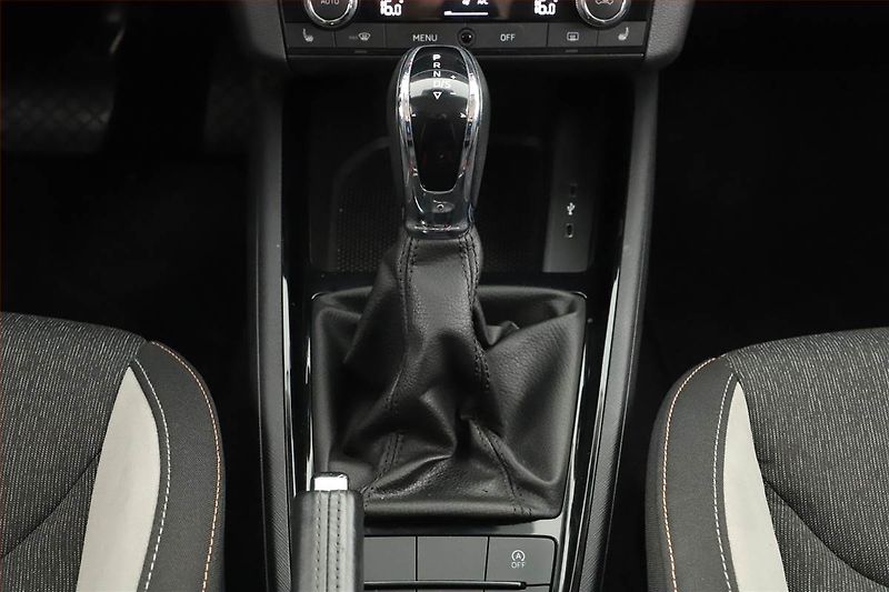 Škoda Scala (2023) Style 1.0 TSI, Automat, ČR - fotka 12 z 16