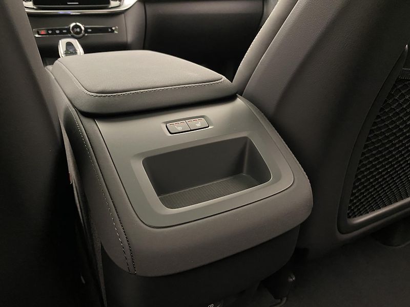 Volvo XC90 (2026) B5 AWD AUT DARK PLUS 7míst - fotka 66 z 69