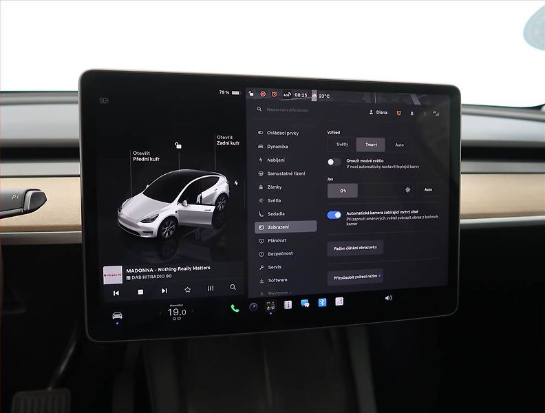 Tesla Model Y (2022) Long Range AWD 79kWh, SoH 91% - fotka 24 z 33