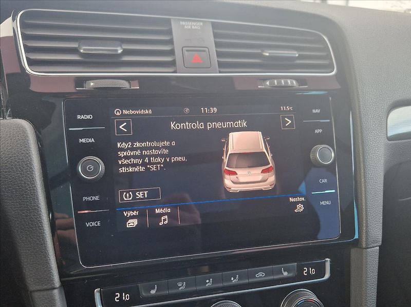 Volkswagen Golf 1,6 TDI LED KOMP.SERV.HISTORIE - fotka 37 z 50