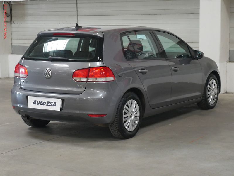 Volkswagen Golf (2010) 1.6TDi, autoAC, STK10/27 - fotka 4 z 13