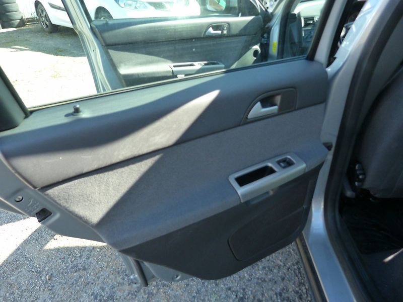 Volvo V50 1.6D 80kW - fotka 13 z 17