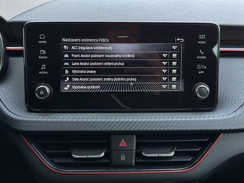 Škoda Scala 1.0TSi DSG 116PS Monte Carlo M - fotka 33 z 43