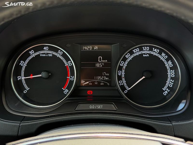 Škoda Fabia 1.0 tsi 70 kw / combi - fotka 19 z 19