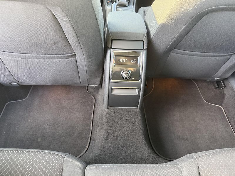 Škoda Superb (2014) 2,0TDI 125kW DSG ELEGANCE - fotka 40 z 81