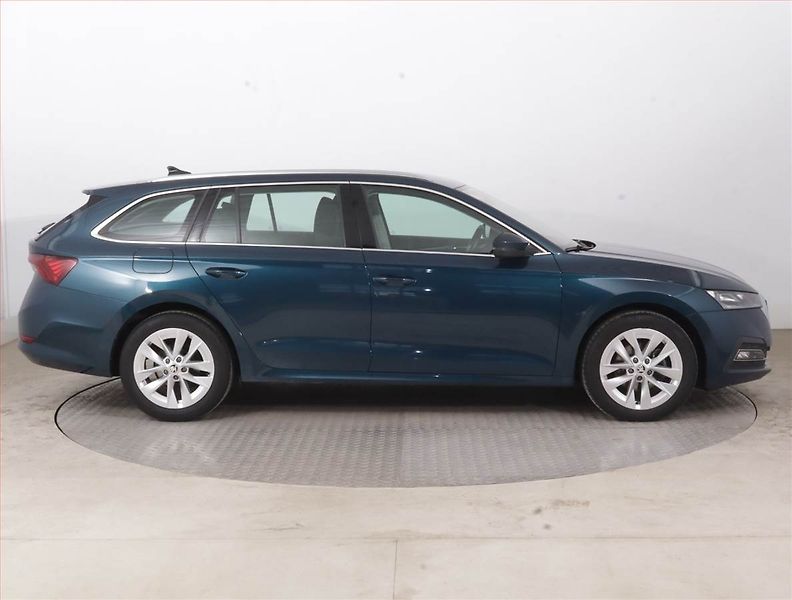 Škoda Octavia (2023) 2.0 TDI, ČR,1.maj, Serv.kniha - fotka 6 z 15