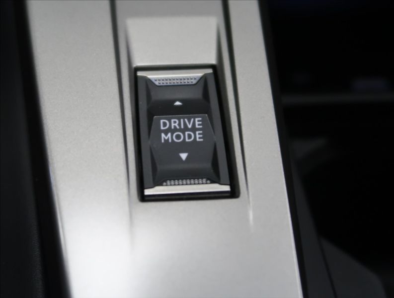 Peugeot 308 1,5 BlueHDi  AT ALLURE PACK ČR - fotka 27 z 39