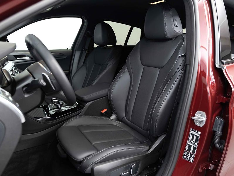 BMW X4 xDrive20d - fotka 18 z 22