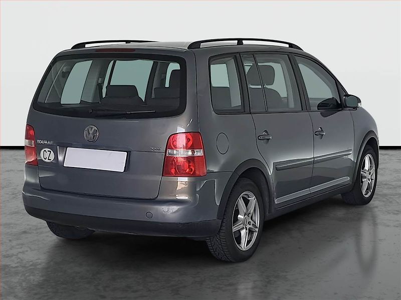 Volkswagen Touran (2005) 1.9 TDI, 7 míst, nová STK - fotka 5 z 15